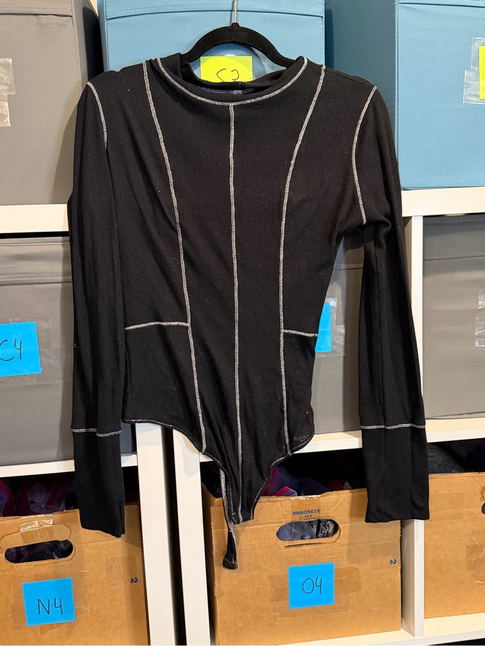 Black Long-Sleeve Contrast Stitch Bodysuit — Women's - Picture 2 of 7